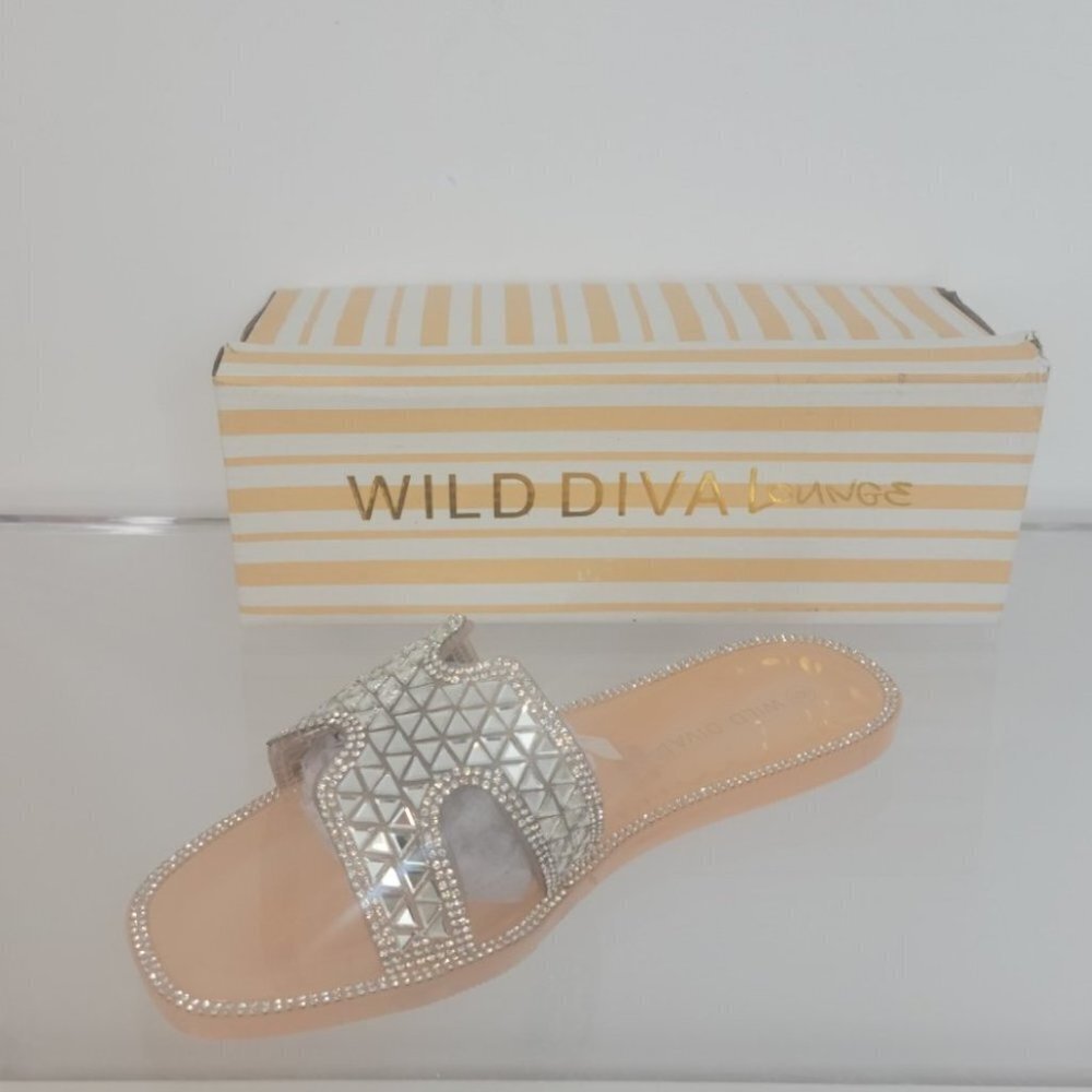 Wild Diva Diamond Flat Slides Size 6 New In Box